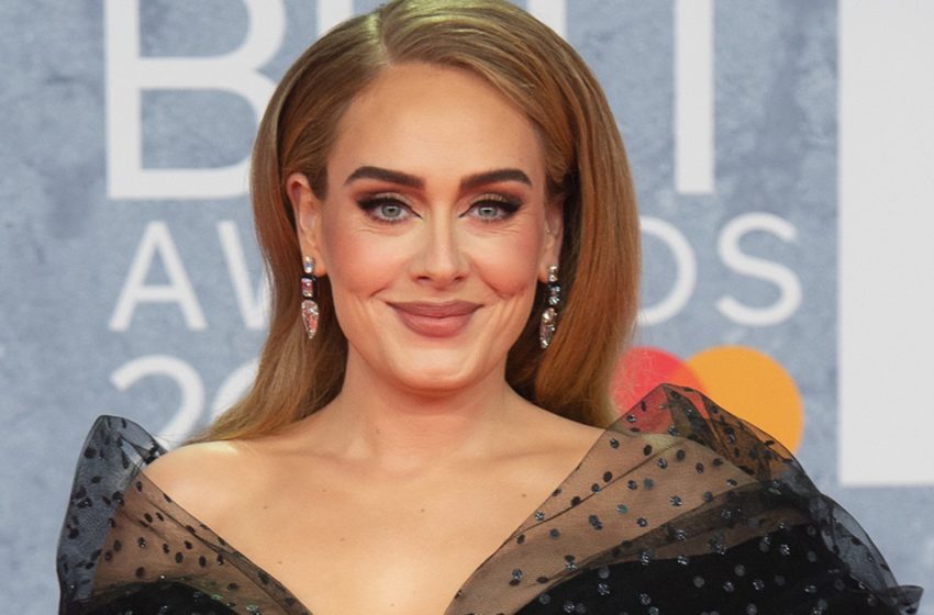  La réapparition de la chanteuse Adele a dérouté le public