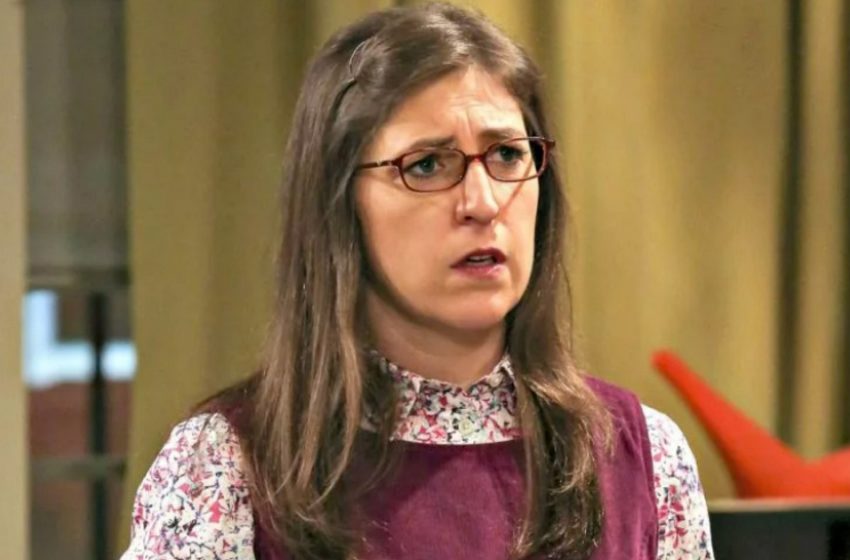  Une femme magnifique : Comment la laideur d’Amy de “The Big Bang Theory” a changé