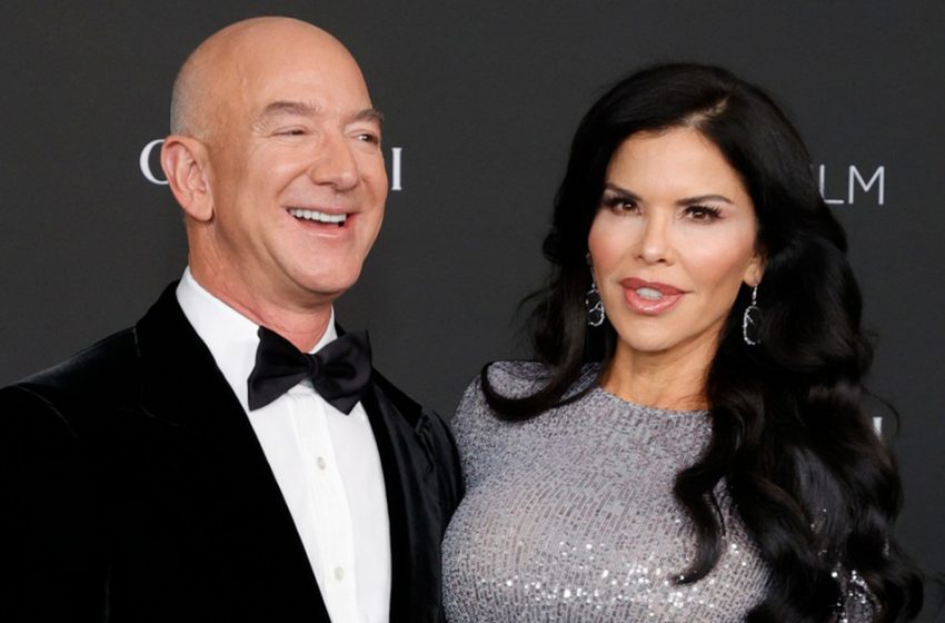  Les vacances des milliardaires: Bezos et son amant ont été filmés dans une station balnéaire