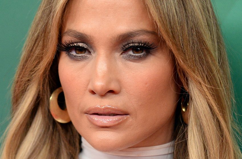  Jennifer Lopez a montré sa jolie figure dans costume de sport