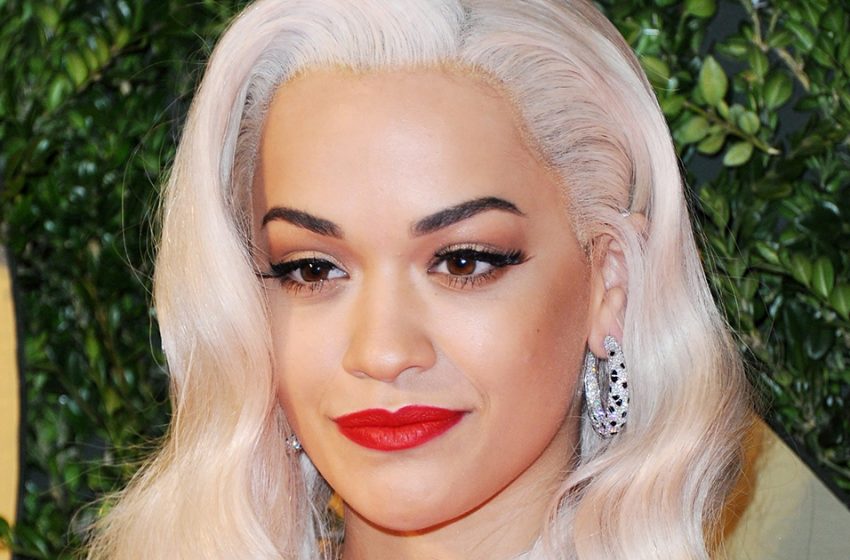  “Trop provocante” : Rita Ora a mis ses fans mal à l’aise dans une robe transparente