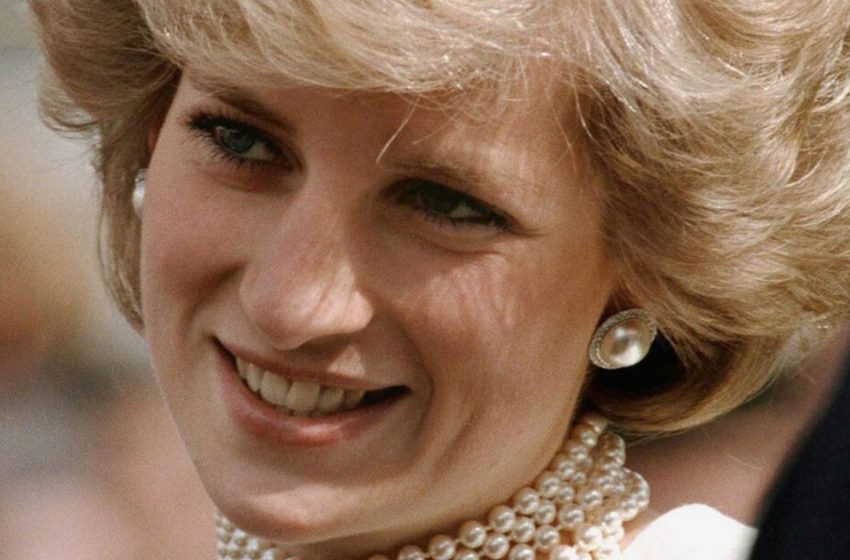  La réincarnation vivante ! Une véritable copie de Princesse Diana a stupéfié le public.