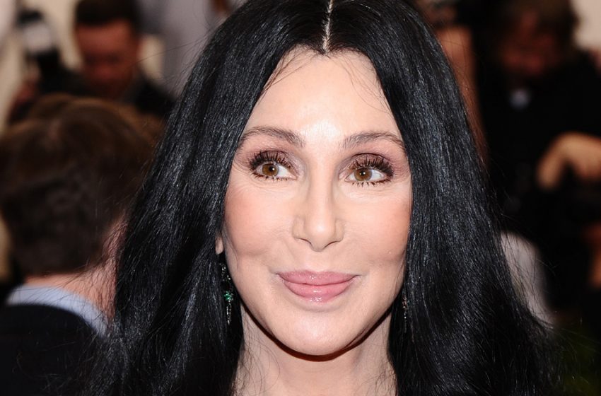 Vous serez surpris de voir à quoi ressemblait la chanteuse Cher il y a 50 ans