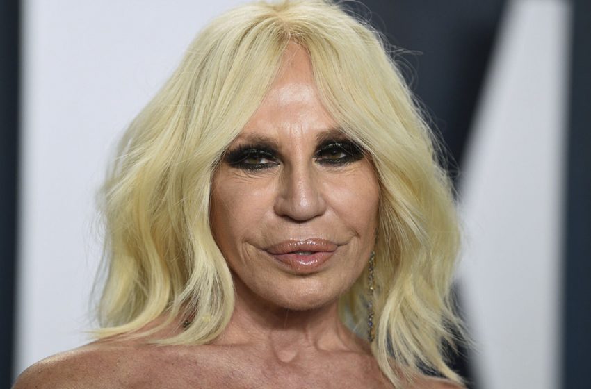  À quoi ressemble Versace, 67 ans, sans maquillage, fan de chirurgie plastique ?