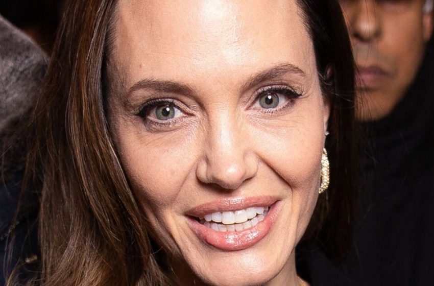  Tenue de haute couture et sourire éblouissant։ Angelina Jolie s’est rendue en France