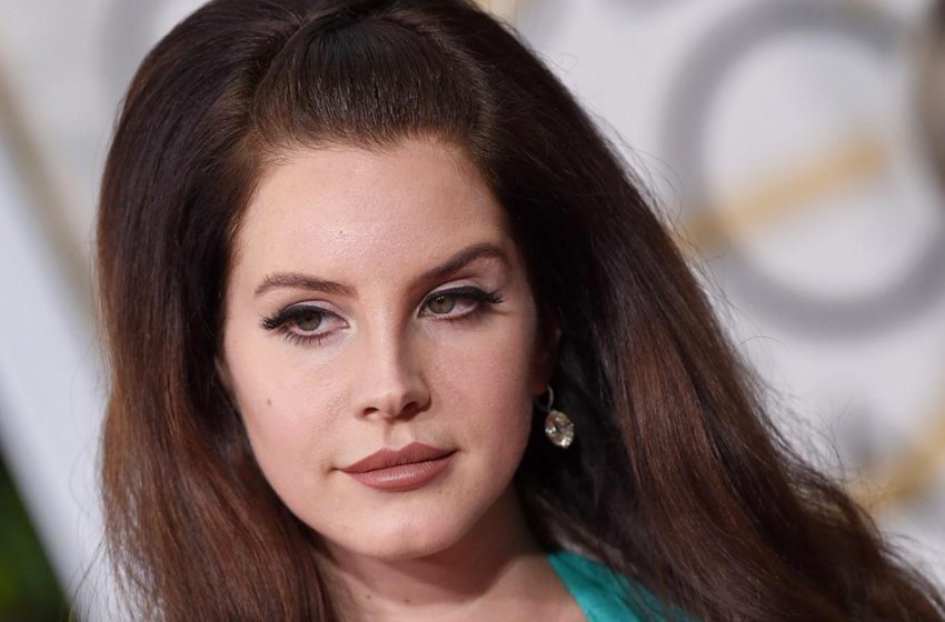  Lana Del Rey a pris 100 kg en mangeant des frites: elle révèle une fois de plus les changements choquants de sa silhouette