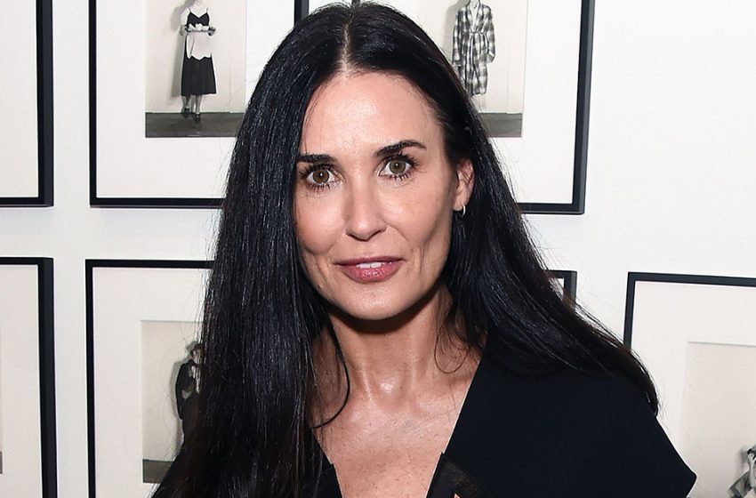  “Beauté intemporelle”: Demi Moore, 60 ans, a montré une silhouette en relief dans une mini-robe