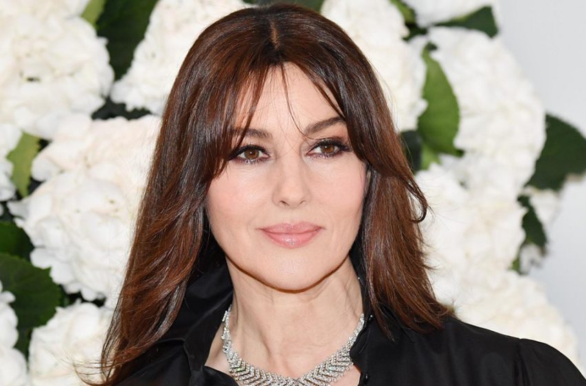  Monica Bellucci en body “nude” et ongles en amande dans un nouveau shooting – sa sexualité se délice