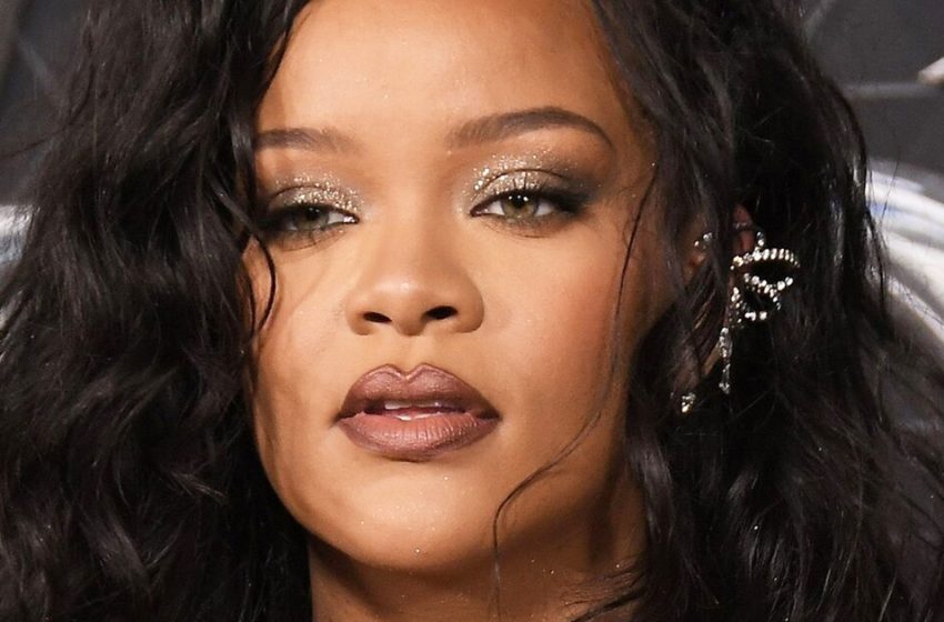  Rihanna enceinte apaise son fils de 10 mois après une promenade à Los Angeles։ photos rares de la chanteuse