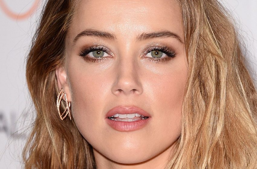  Leggings, sacs lourds et zéro maquillage : à quoi ressemble Amber Heard aujourd’hui, qui a troqué Hollywood contre la maternité