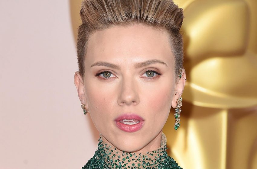  Passion sur le tapis rouge : Scarlett Johansson et son mari font leur première apparition au Festival de Cannes