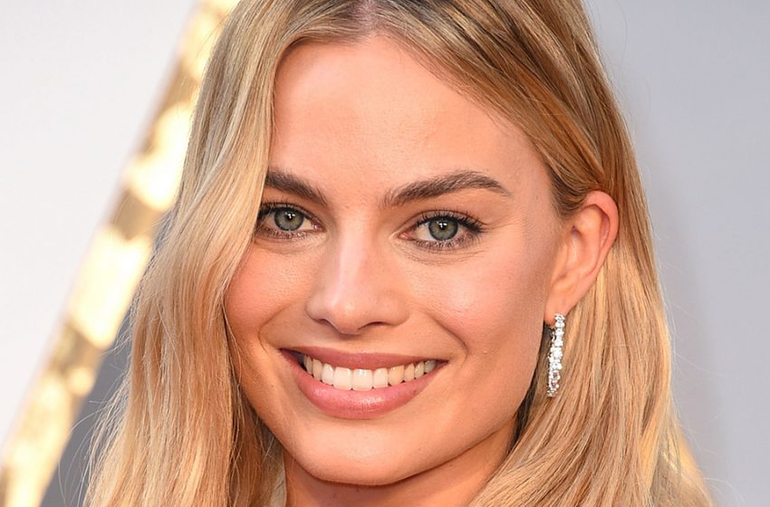  “Images rares!” Margot Robbie en mini robe a amené son mari à une première de film à New York