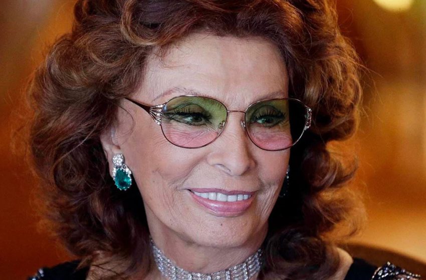  “Nez proéminent et double menton!” La photo de la jeune Sophia Loren étonne les fans