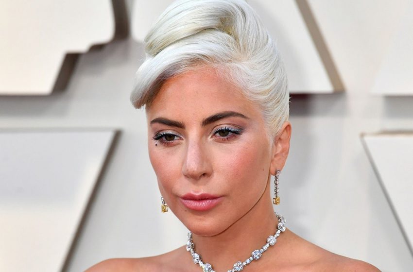  Les fans critiquent les nouvelles photos de Lady Gaga qui a perdu du poids : la chanteuse est devenue presque méconnaissable