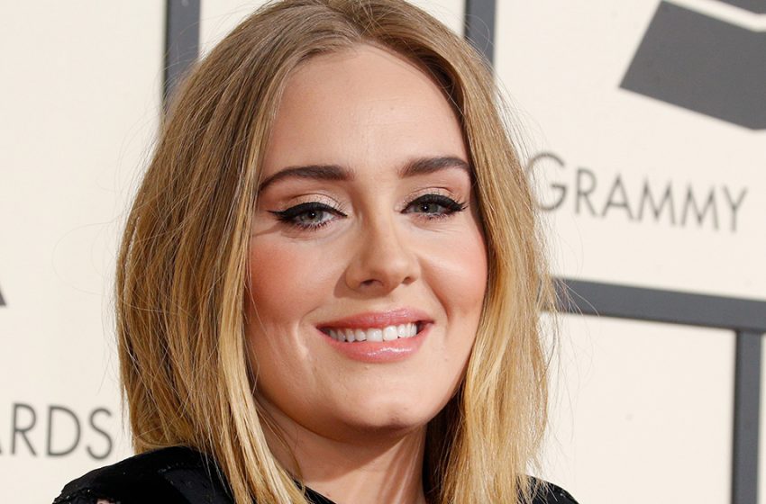  “Elle doit travailler sur son style” : Adele, négligée, a été accidentellement filmée en train de dîner avec son amant