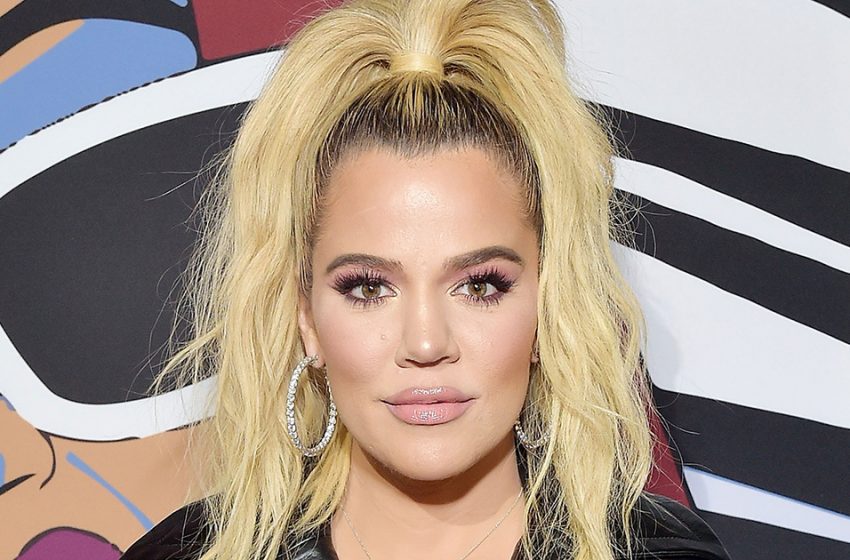  Star en bikini doré sur la plage : Khloe Kardashian a montré sa silhouette sexy lors d’une séance photo audacieuse.