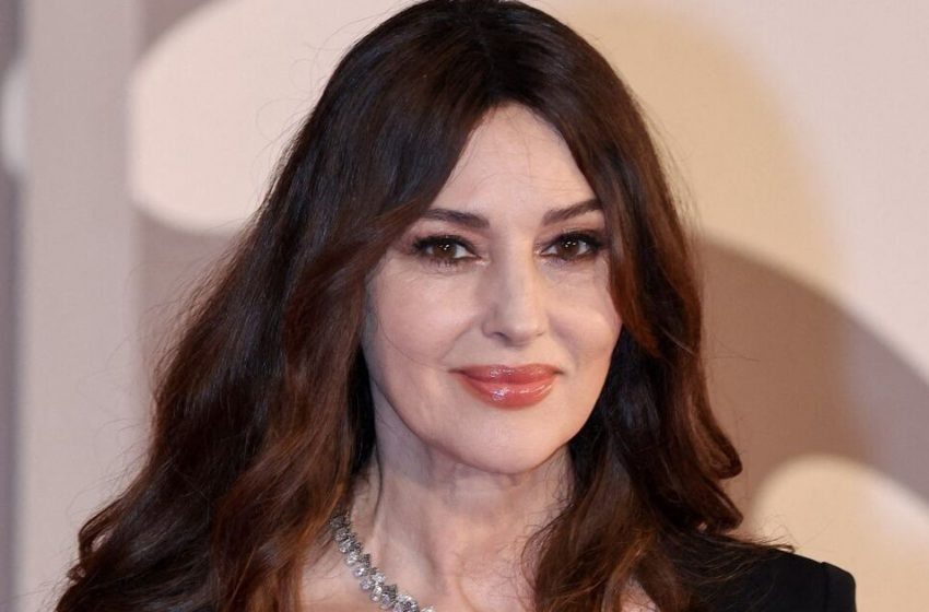  Même sa mère peut être éclipsée en beauté : Des photos rares de la “fille secrète” de Monica Bellucci ont fuité sur Internet