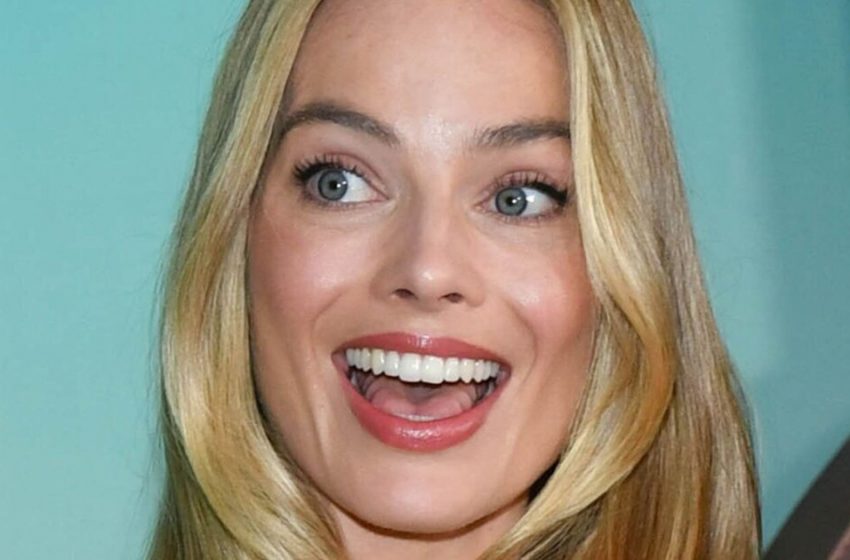  Margot Robbie, vêtue d’une robe mini rose avec des rubans sur sa poitrine, est apparue avec son amant à l’écran à Beverly Hills