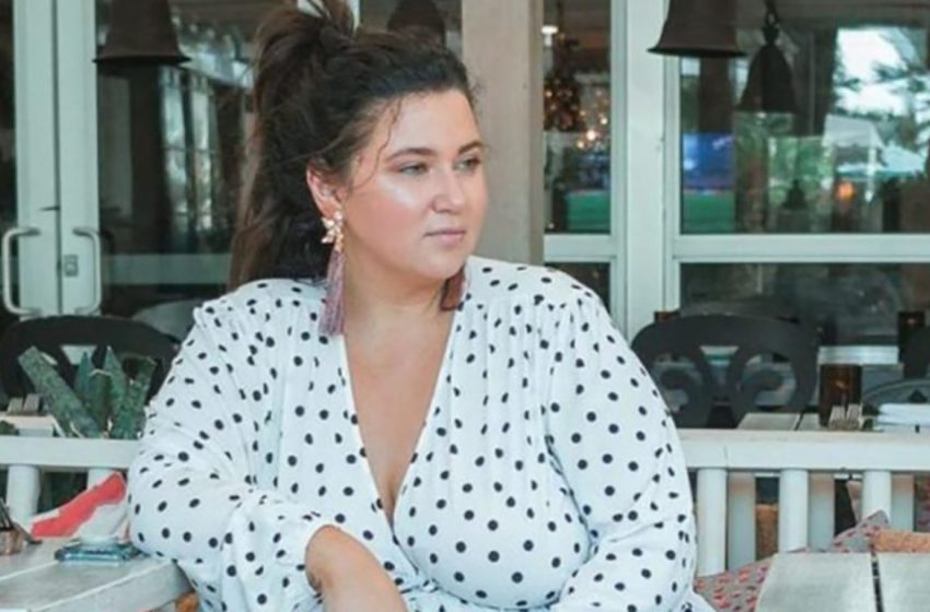  Cette jeune femme est devenue virale après avoir publié ses looks insolites. Tout Internet parle de ses jambes