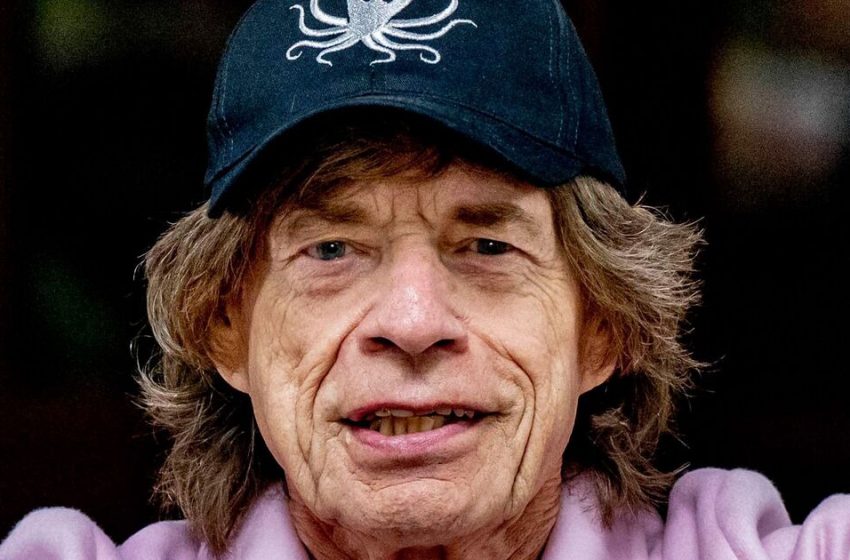  Elle est comme une fille pour lui: La fiancée de Mick Jagger, âgée de 79 ans, éblouit par sa beauté