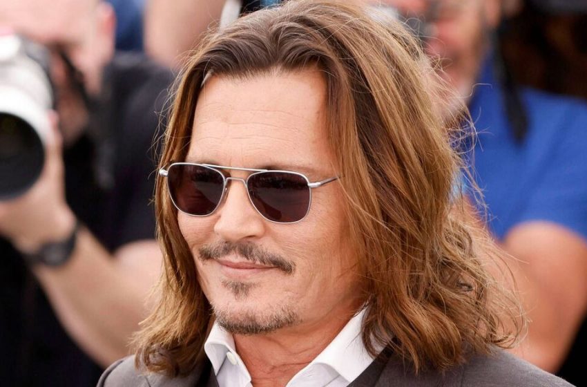  Et voici le futur sex-symbol : l’apparence de Johnny Depp avant la célébrité est capable de surprendre tout le monde