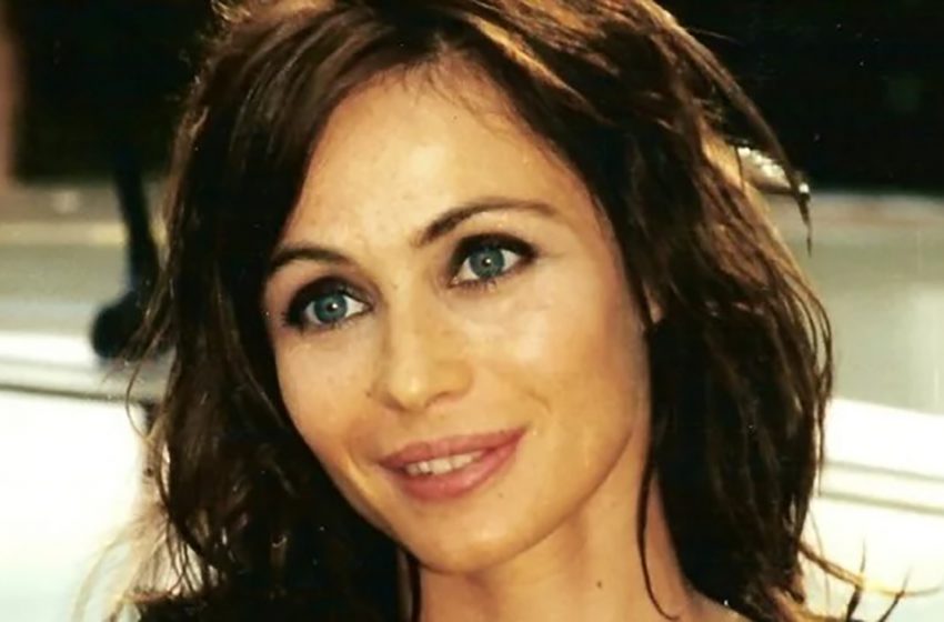  Emmanuelle Béart : Comment l’une des actrices les plus belles et les plus demandées de France vit