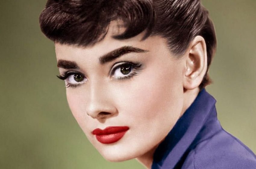  Pas différente de sa grand-mère. La petite-fille de Hepburn a coupé ses cheveux à zéro, stupéfiant les fans de la légende