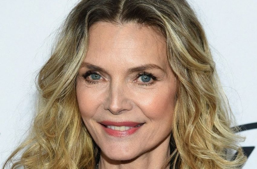  “Abandonnée par la vieille dame” : les fans ont réagi à la photo de Pfeiffer sans maquillage pendant ses vacances