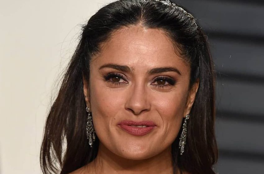  “Ma danse en bikini pour vous !”: Salma Hayek a dévoilé une vidéo de son audacieux spectacle à la piscine.