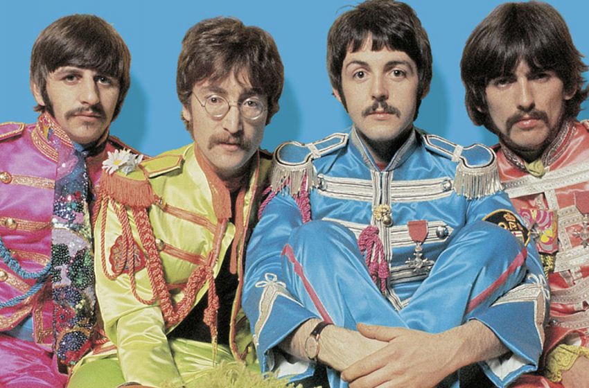  Grand-père barbu. Les paparazzis ont capturé une rare apparition de Paul McCartney, 80 ans