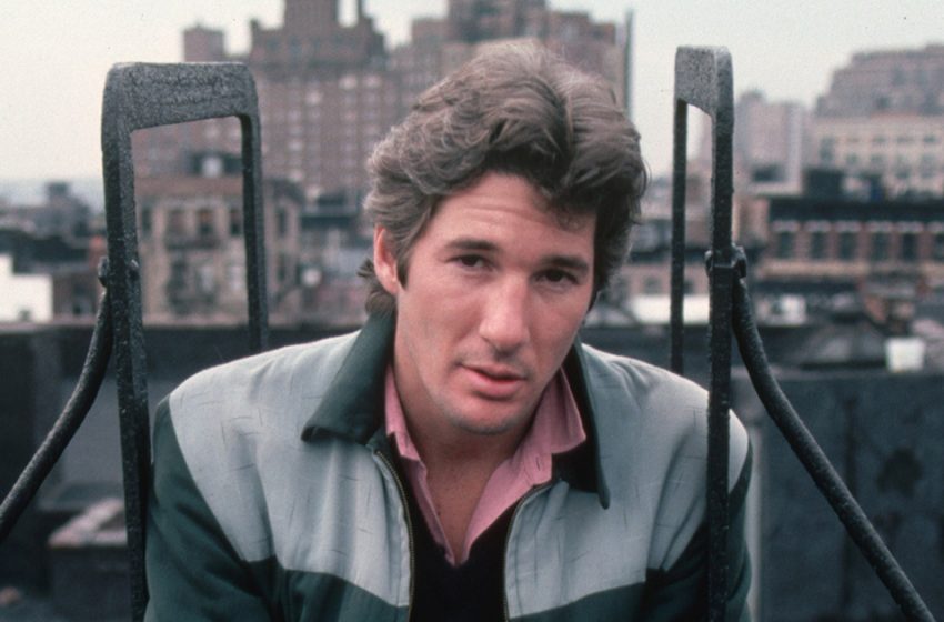  De playboy à grand-père : à quoi ressemble aujourd’hui l’idole féminine Richard Gere