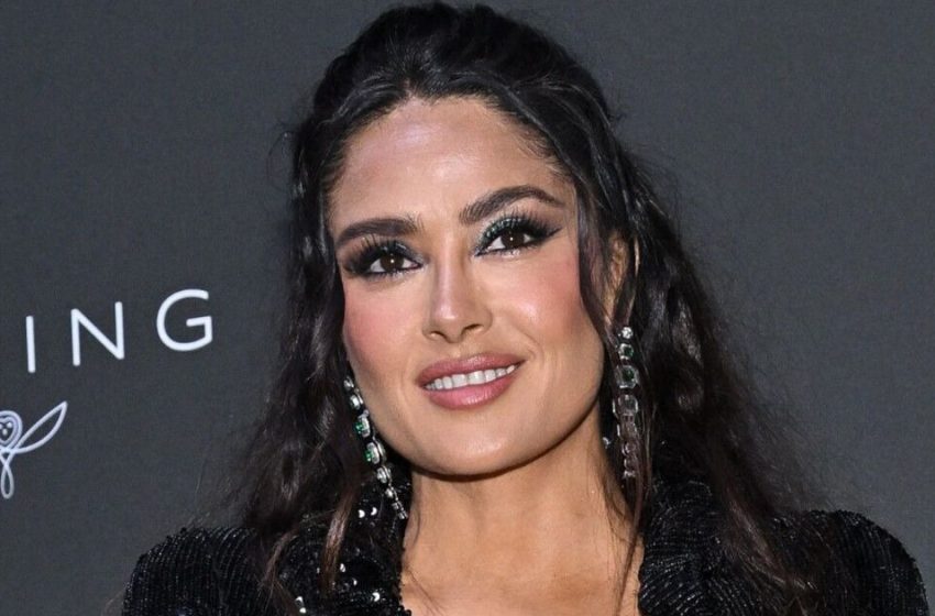  Comme si elles avaient été photocopiées : Salma Hayek, 56 ans, a dévoilé sa mère âgée au public