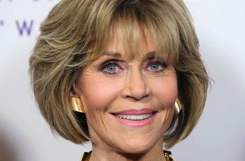  Augmentation des lèvres et chirurgie esthétique : À 84 ans, Jane Fonda ne veut pas vieillir et fait de son mieux pour l’éviter.