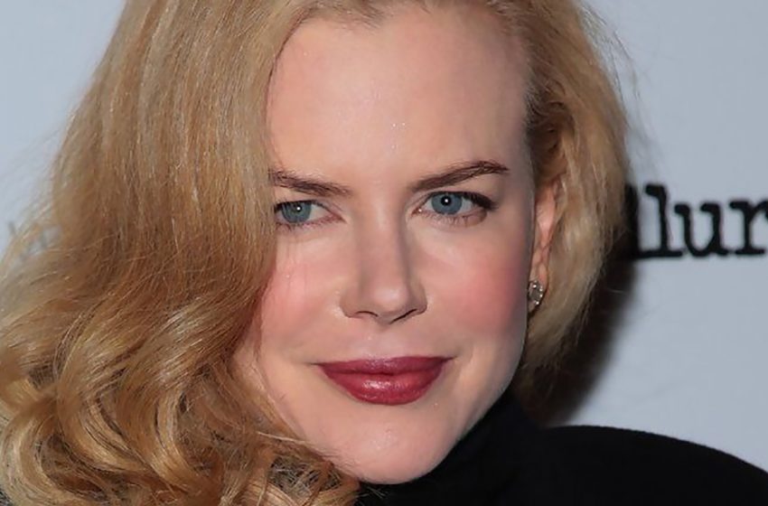  Nicole Kidman a une fois de plus émerveillé tout le monde avec une délicate robe rose lors d’une cérémonie à Hollywood.