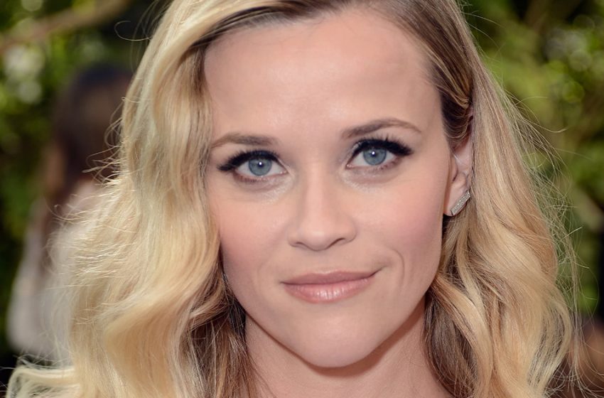  Des épaules dénudées et des sourires identiques : Reese Witherspoon est apparue en public avec sa fille de 23 ans, qui est devenue son parfait sosie.