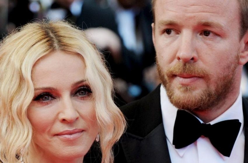  Une réplique exacte de son père. Madonna a dévoilé des photos rares de son fils de 22 ans, issu de sa relation avec Guy Ritchie.