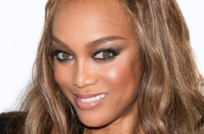  “Je fais juste une pause avec les perruques.” Tyra Banks, 49 ans, se révèle sans maquillage ni perruques.