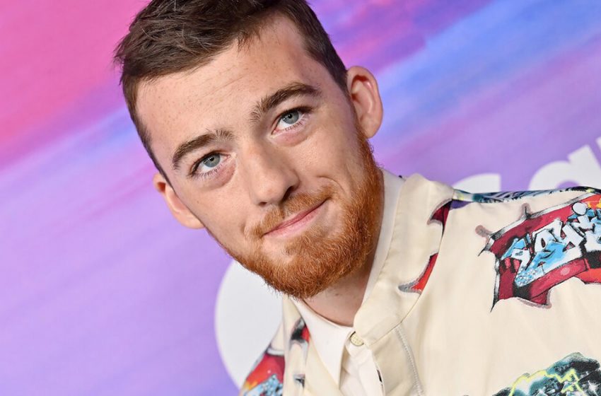  La mort du père et la blessure à la tête : ce qui a détruit Angus Cloud, la star d'”Euphoria”