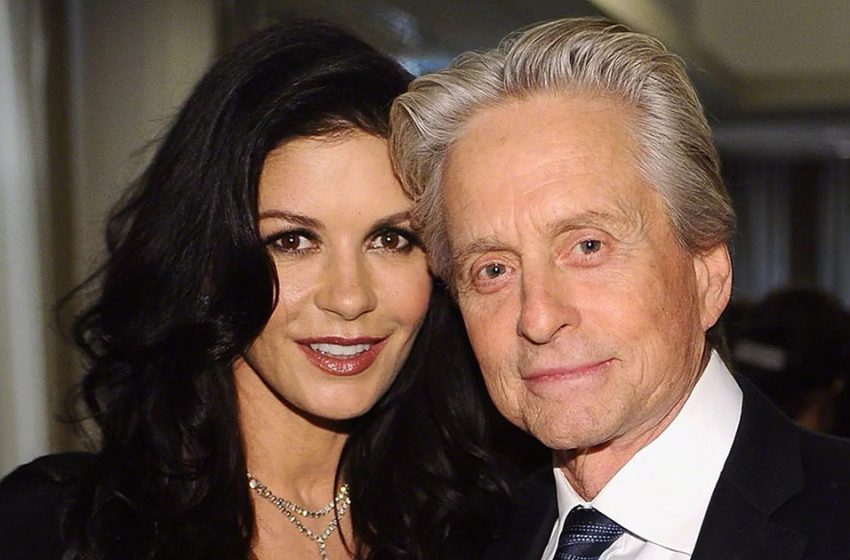  Après 23 ans de mariage, ils ressemblent à des jeunes mariés : Catherine Zeta-Jones et Michael Douglas ont passé une soirée romantique en Italie.