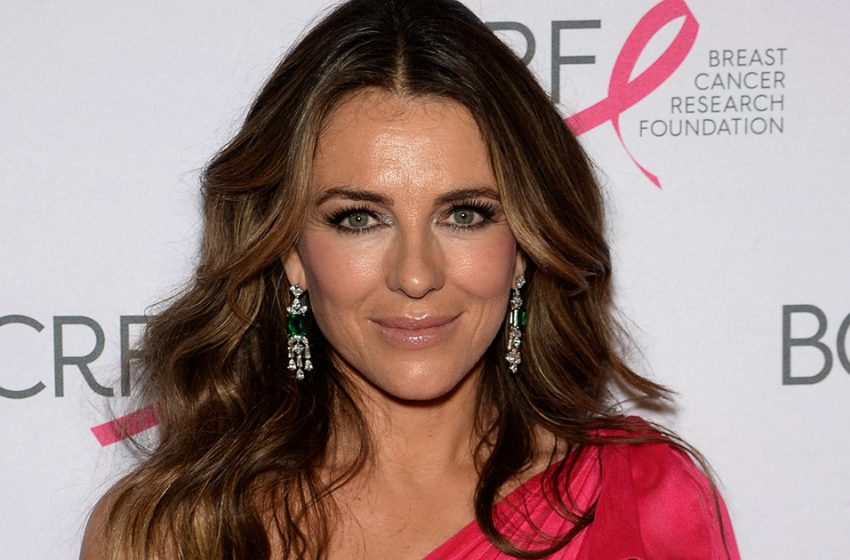  “Comment fait-elle?”: Elizabeth Hurley, 58 ans, paraît de son âge à côté de son fils de 21 ans.