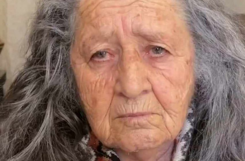  Moins 20 ans. Une grand-mère de 80 ans a pleuré de bonheur après sa transformation.