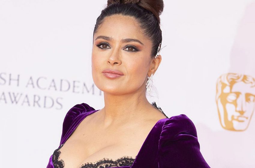  Visage, silhouette et jambes en moins : Salma Hayek, 56 ans, a pris beaucoup de poids.