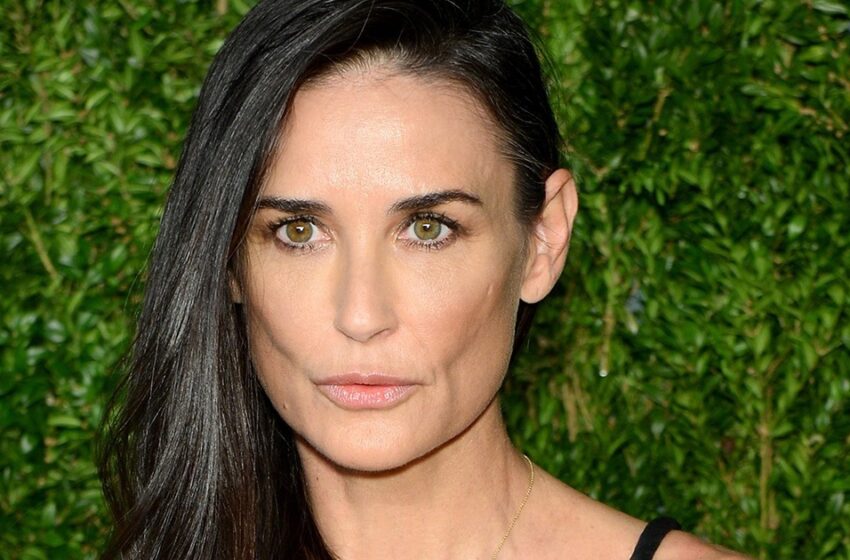  Rohkea teko! Demi Moore, 60-vuotias, julkaisi kuvia itsestään uimapuvussa ilman Photoshopia.