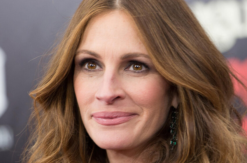  “Aina yhtä upea: Julia Roberts hurmasi kaikki elegantissa asussa ‘Ticket To Paradise’ -ensi-illassa Lontoossa!”