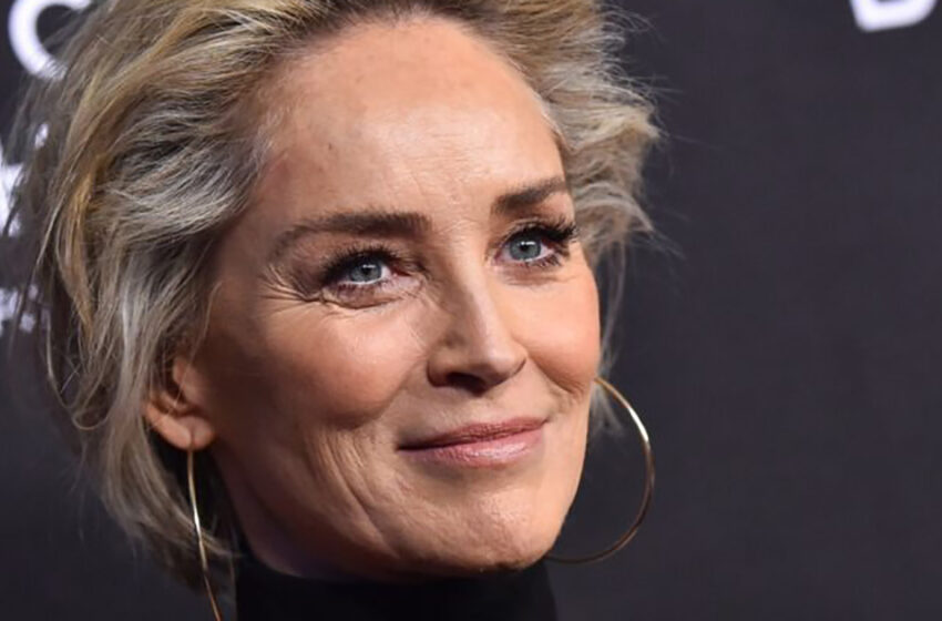  Sharon Stone julkaisi kuvan uimapuvussa, joka paljastaa kaikki hänen ikääntymisen merkit.