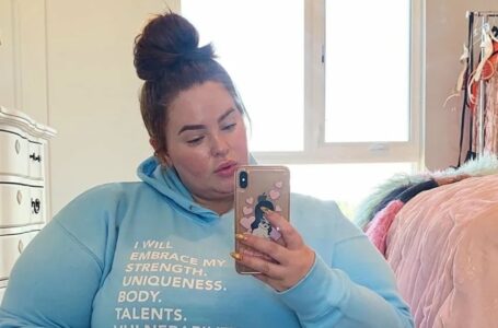 155-kiloinen malli”: Paparazzit ikuistivat Tess Hollidayn uimapuvussa rannalla!