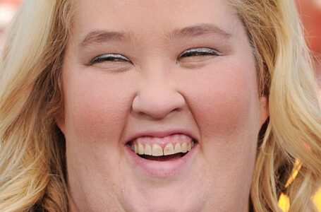 Mama June Pudotti 35 Kiloa ja Näyttää Täysin Tuntemattomalta! Katso Hänen Häikäisevä Muodonmuutoksensa!